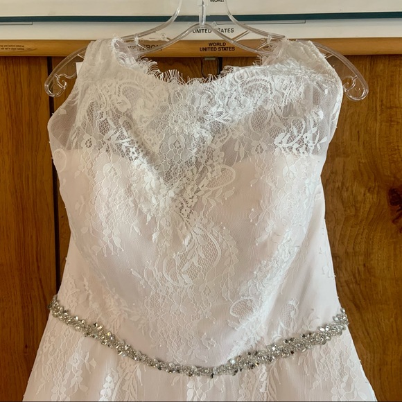 Moonlight Bridal Platinum Label Wedding Dress - Picture 3 of 15